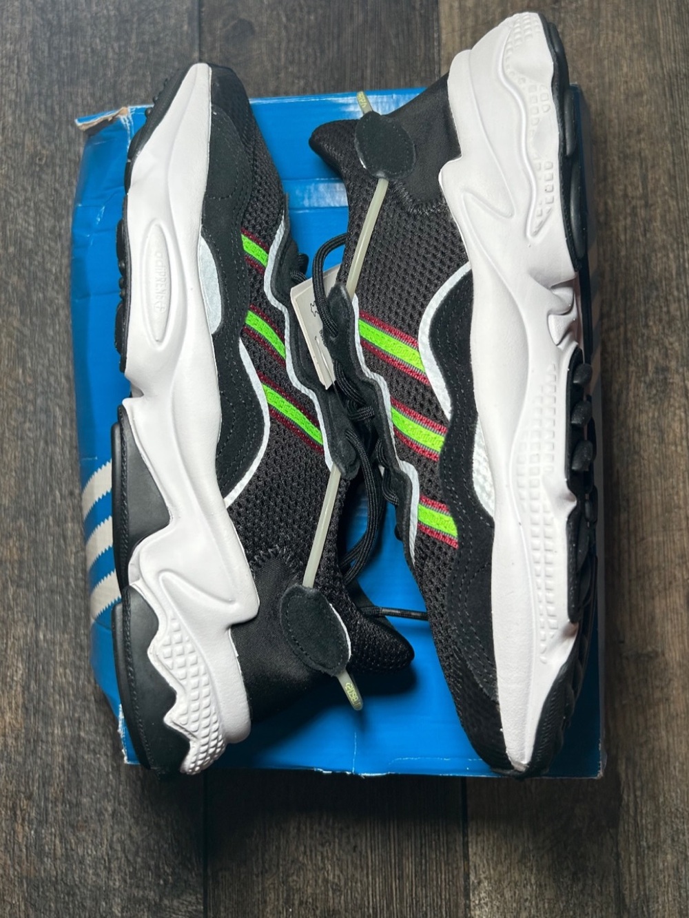 Adidas Ozweego “Black Solar Green” Size 7.5 Women’s